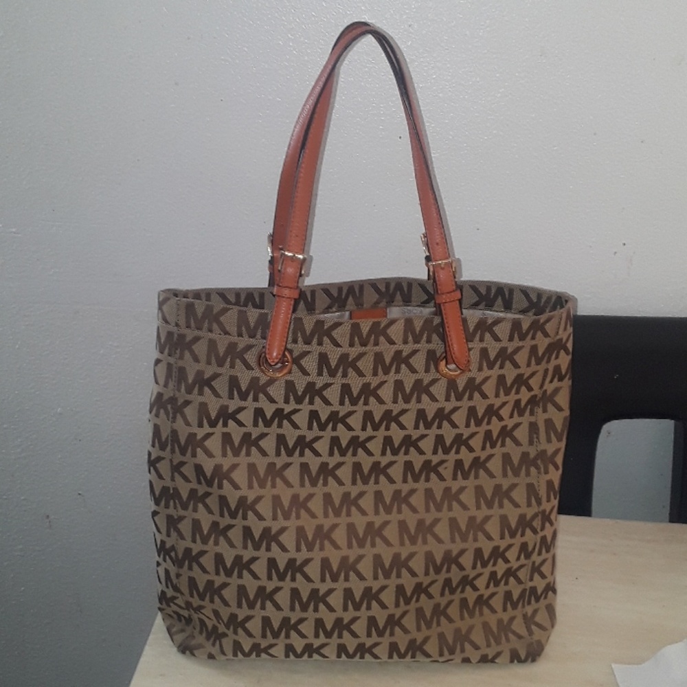 TODAY ONLY🎅MICHAEL KORS PURSE